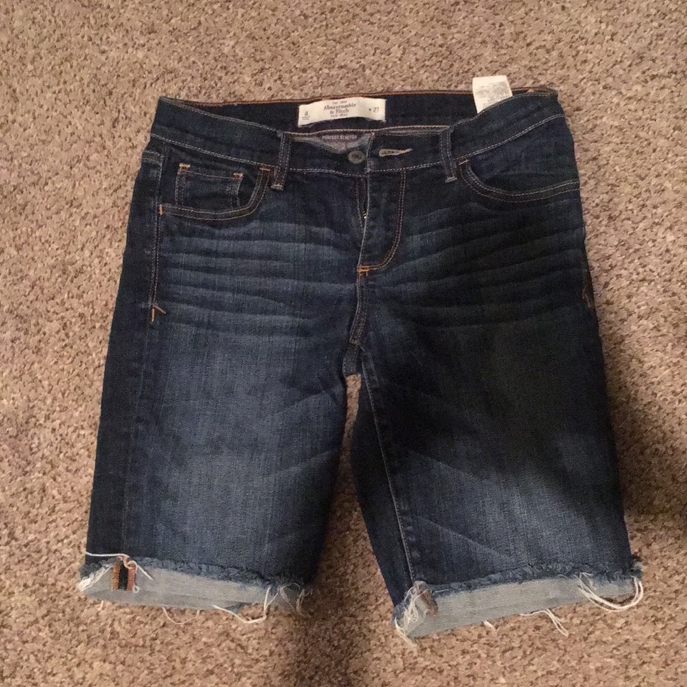 Abercrombie & Fitch Bermuda crop shorts